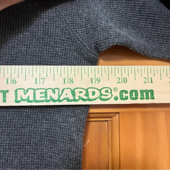 Lululemon Reversible Turtleneck Athletic Top Size Medium - Picture 7 of 8